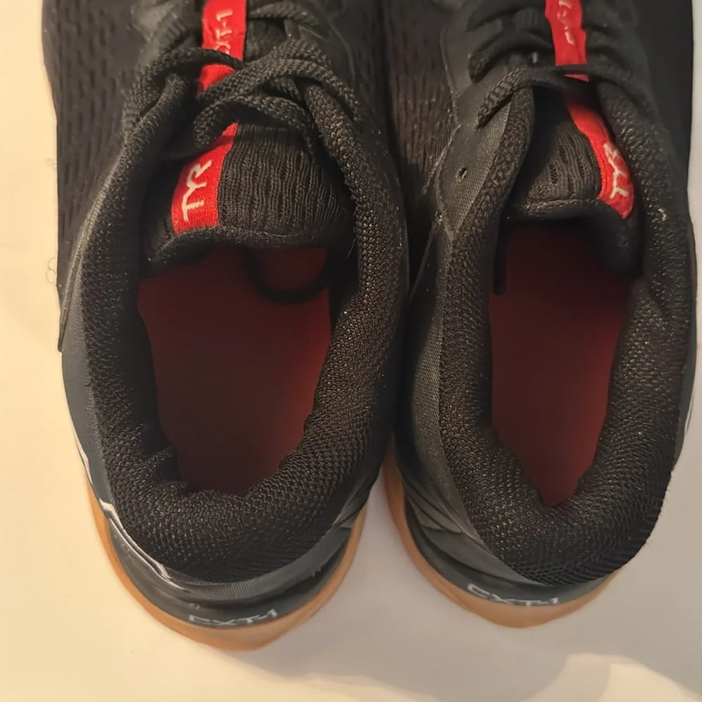 TYR CXT-1 Trainers Gym Shoes Athletic Sneakers Black Red Gum Sole Sz 10 - Picture 7 of 9
